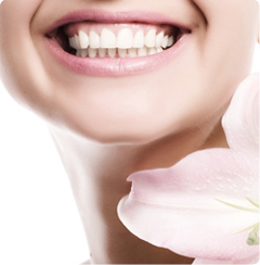 銀歯をセラミックに交換して、健康で美しい口もとを